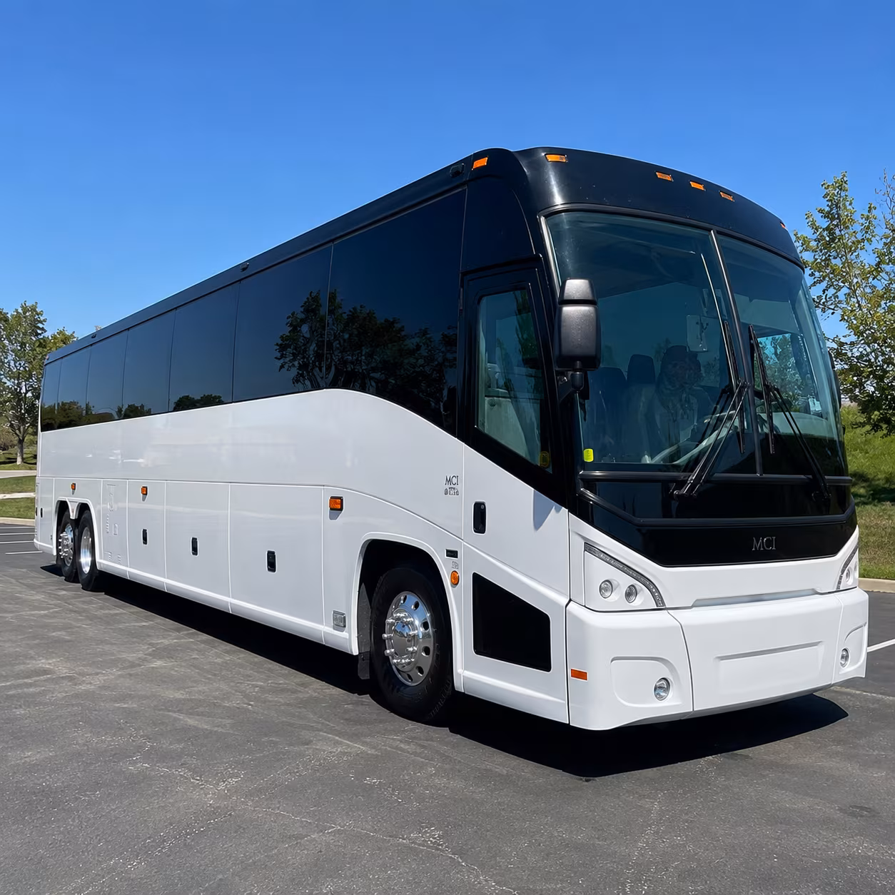 book airport shuttle buses for crater lake tour groups flying into mfr