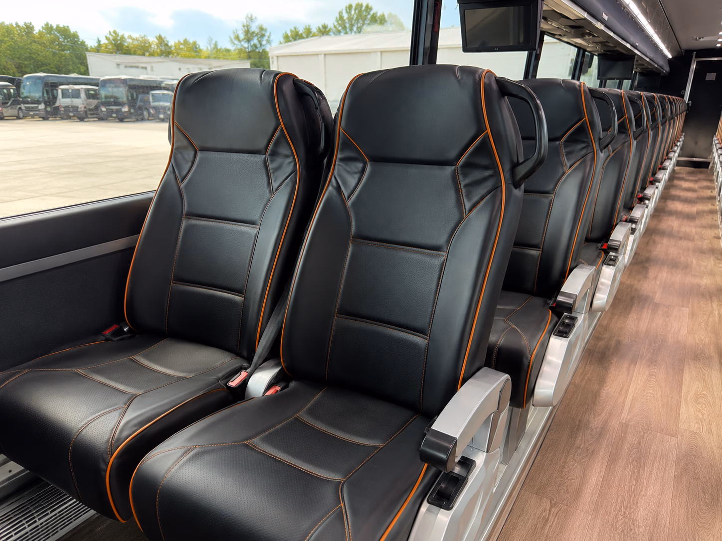 harvest season and special event wine tour buses in the rogue valley